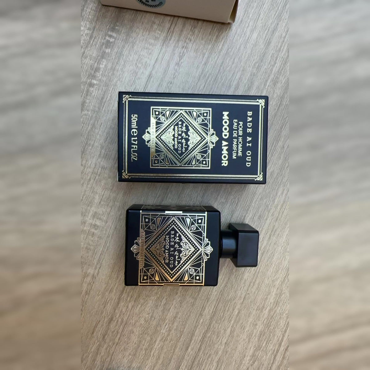 Alcohol-free perfume gift box: set contents